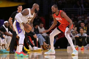 华体会官方网站-👑勒邦·占士遇上雷霸龙！NBA译名迷宫：同一球星 三种叫法~